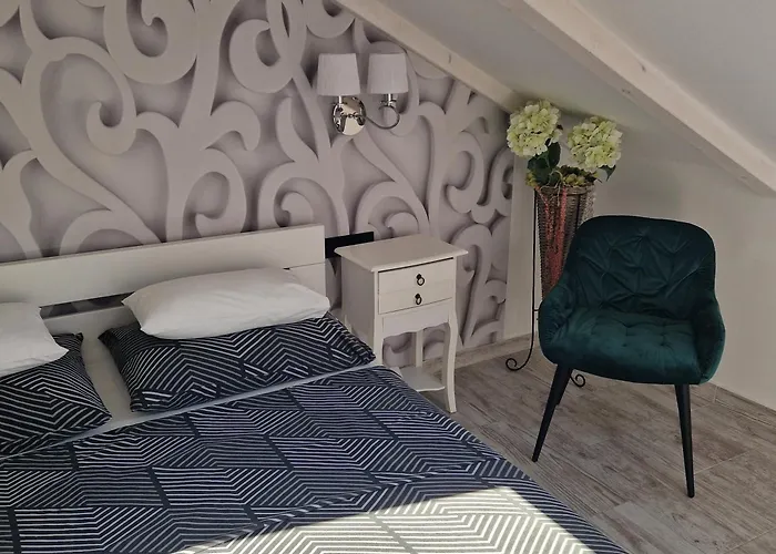 Castel מאלי לוסיניי